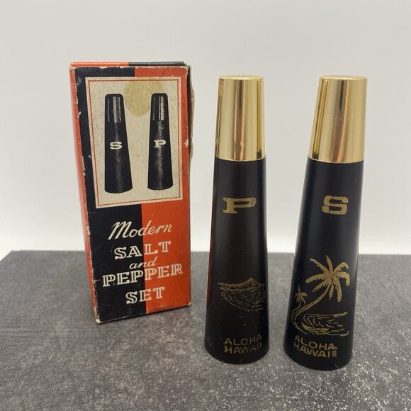 Vintage Modern Salt & Pepper Shakers Set Box‎ ALOHA HAWAII Souvenir MCM Japan - Picture 1 of 7